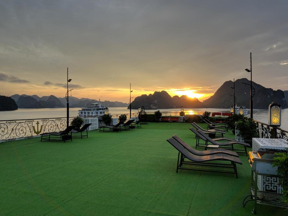 Отель Halong Aquamarine Royal Cruise Халонг Экстерьер фото
